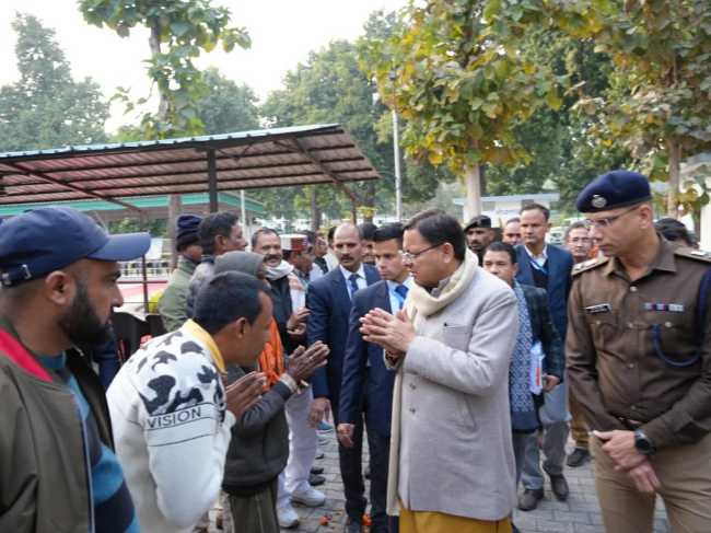 CM धामी ने कैम्प कार्यालय लोहियाहेड, खटीमा में जनता से संवाद किया व जन समस्याएं सुनी